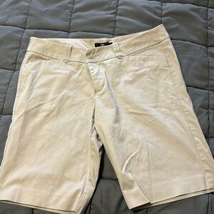 Mossimo khaki short. Great shape. 10” inseam.